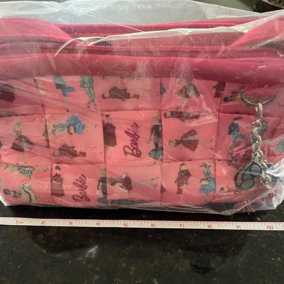 Harvey’s Seat belt bag: BARBIE “all dolled up” seat belt bag tote bag - Picture 2 of 7